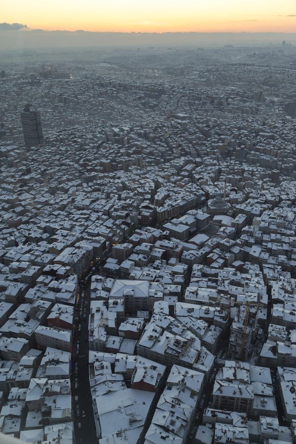 How Can Real Estate Agents Effectively Market Properties in Declining Urban Areas?